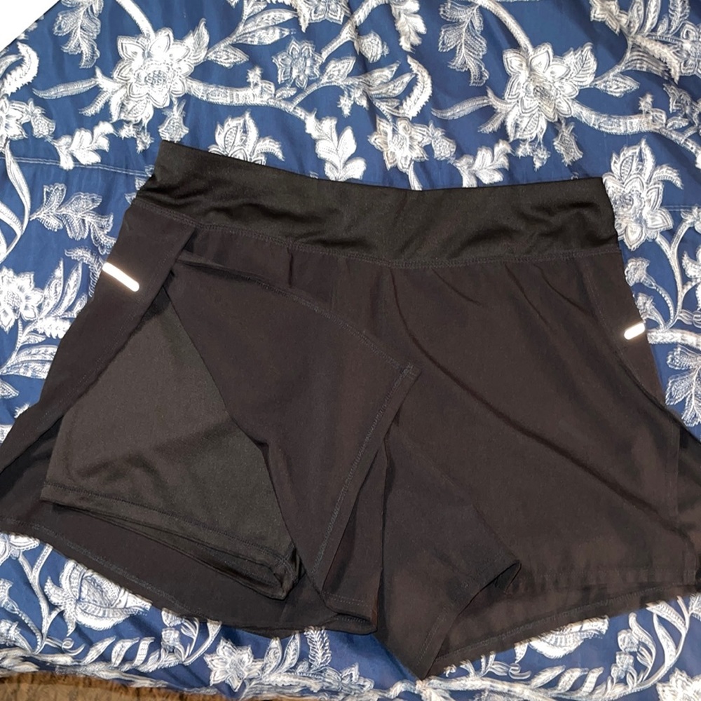 Avía athletic shorts